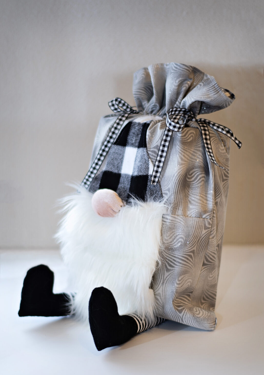 Gnome Drawstring Bag Pattern Niche